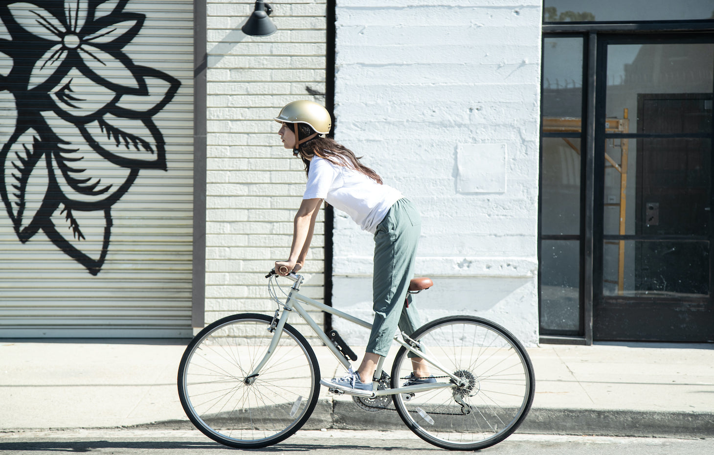¿DEBES LLEVAR CASCO DE BICICLETA?