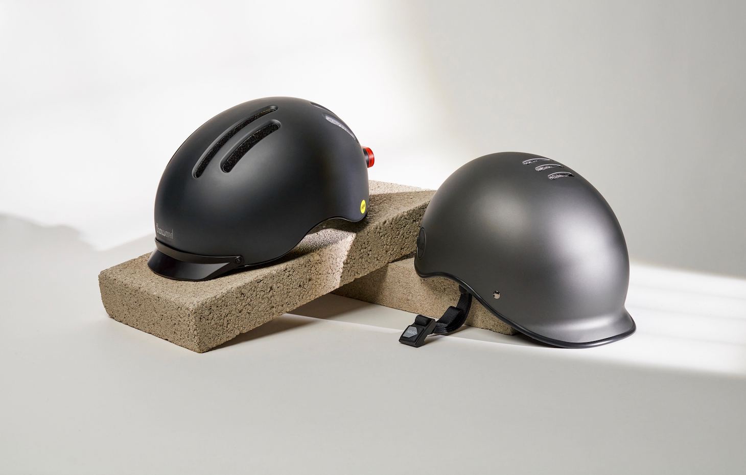 RÉSUMÉ DES MARQUES DE CASQUES : COMPARAISON ENTRE THOUSAND HELMETS ET SEPT AUTRES MARQUES